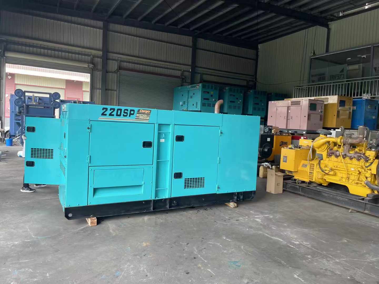 渝北柴油发电机组长期不间断运行时，如何监控其温度和压力？