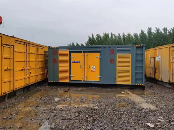 渝北柴油发电机如何判断干式空气滤清器是否需要更换？