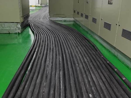 渝北如何根据理论计算公式计算温度对特定电压测量结果的影响？